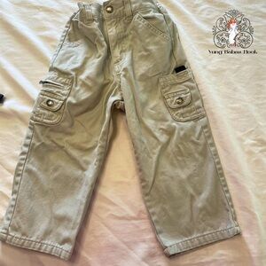 Wrangler 3T Khaki Pants with pockets PRELOVED stain on knee